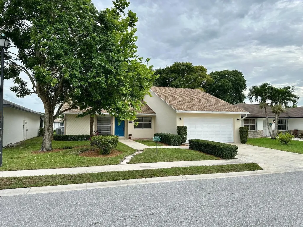 124 Stillwater Circle Jupiter FL 33458