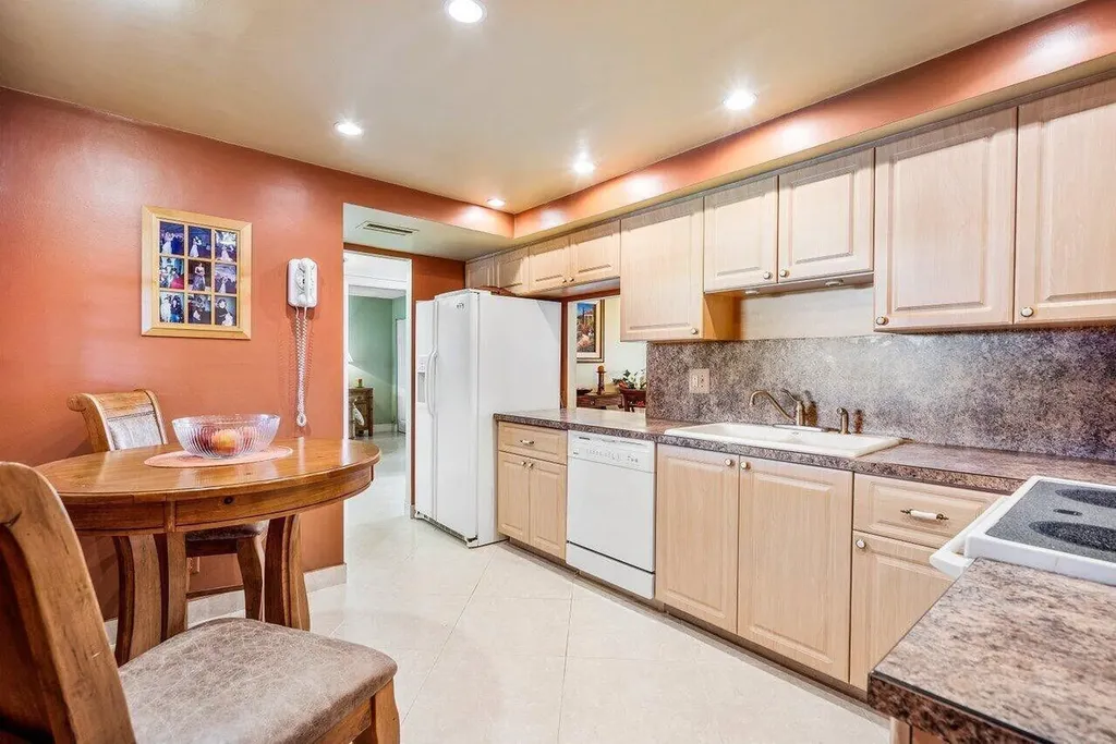 6200 NW 2nd Avenue Boca Raton FL 33487