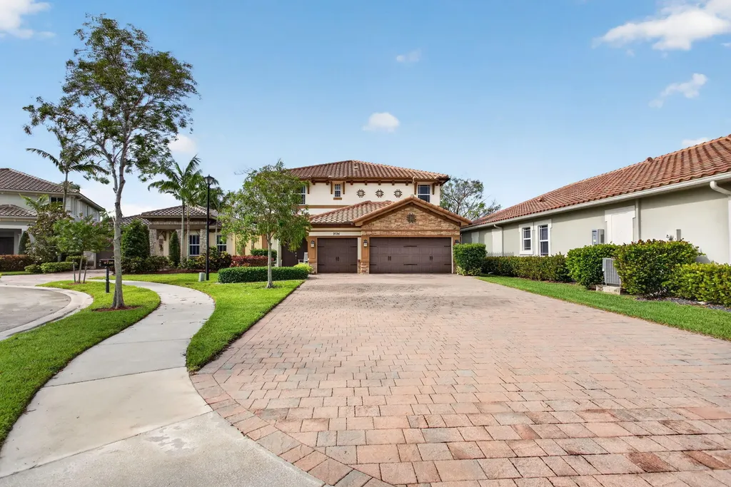 9726 Blue Isle Bay Parkland FL 33076