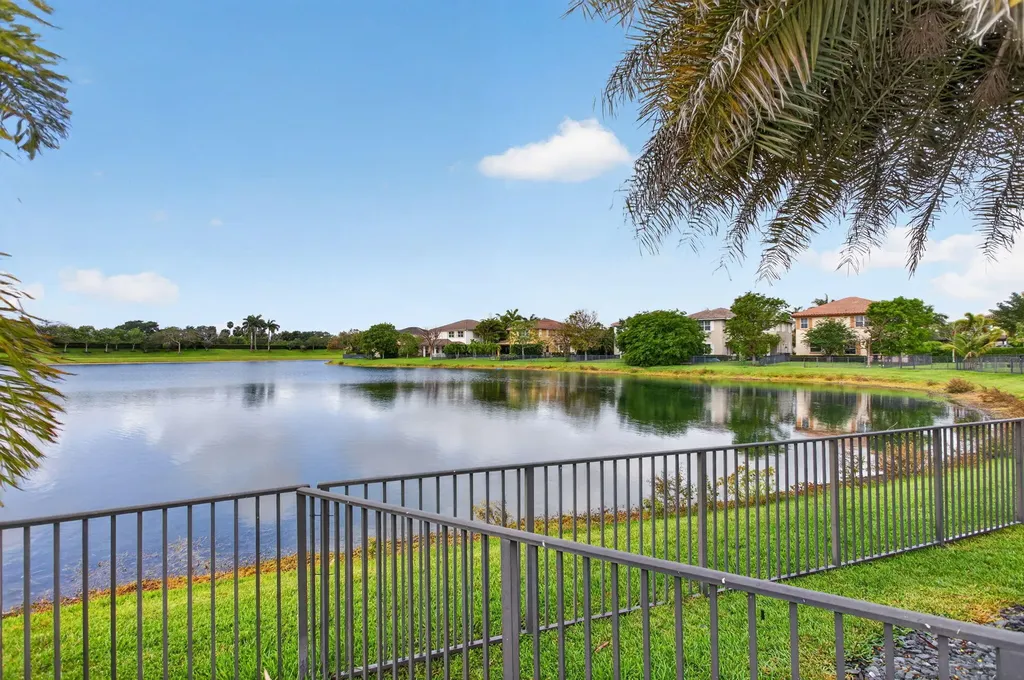 9726 Blue Isle Bay Parkland FL 33076