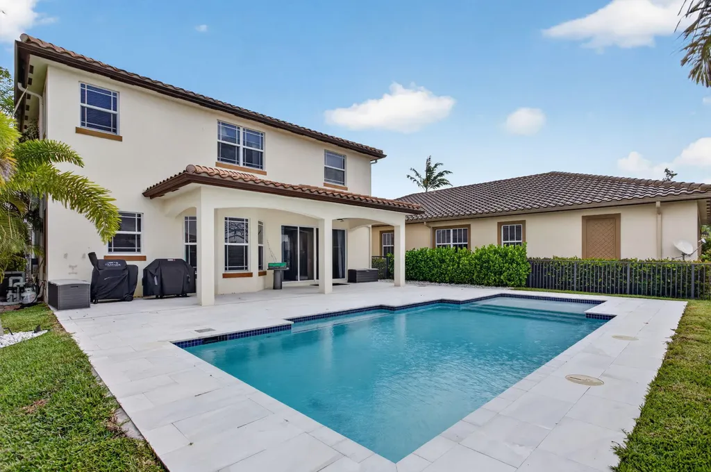 9726 Blue Isle Bay Parkland FL 33076