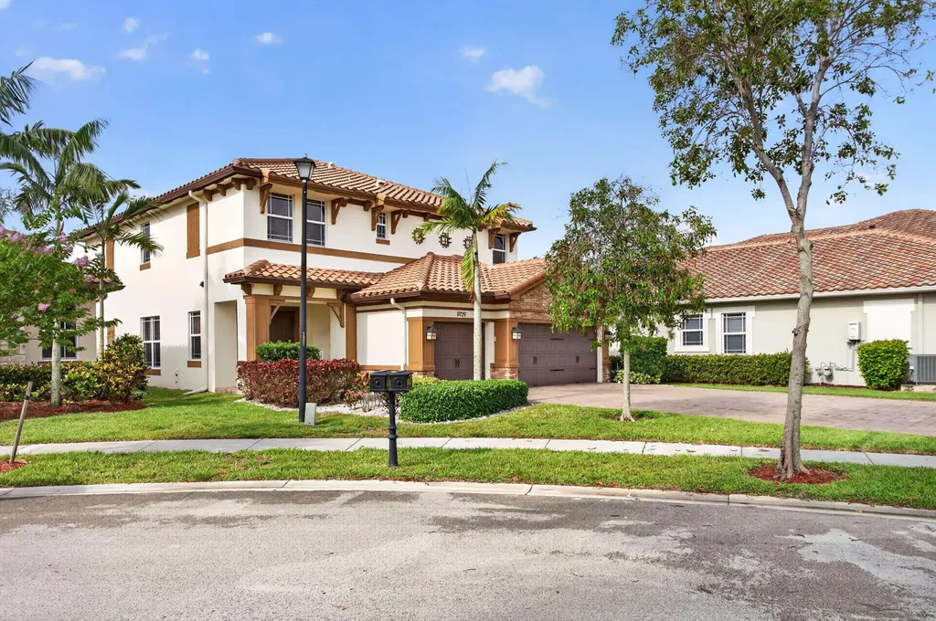 9726 Blue Isle Bay Parkland FL 33076