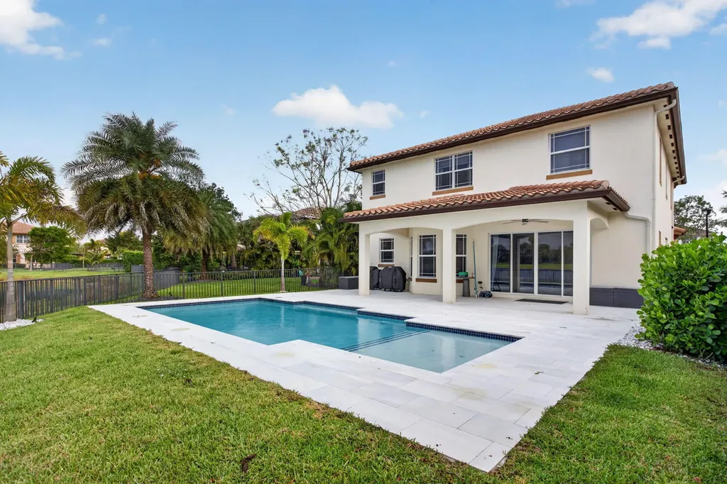 9726 Blue Isle Bay Parkland FL 33076