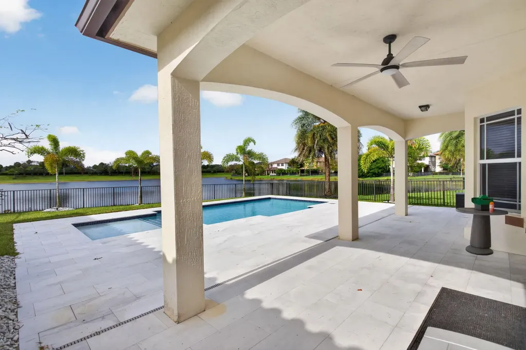 9726 Blue Isle Bay Parkland FL 33076