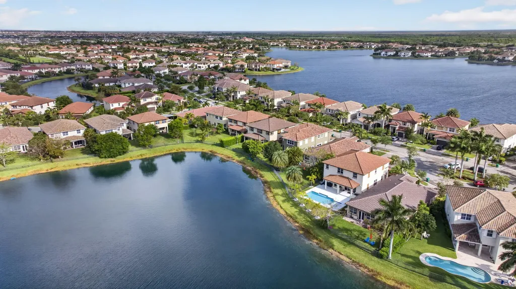 9726 Blue Isle Bay Parkland FL 33076