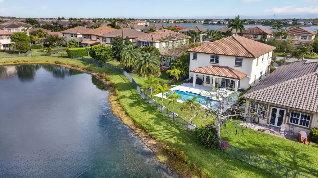 9726 Blue Isle Bay Parkland FL 33076