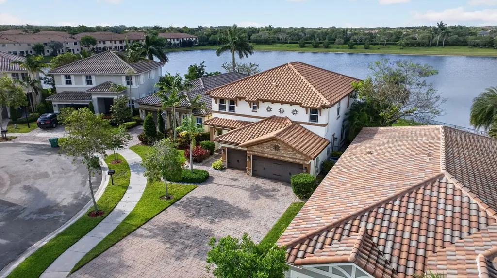 9726 Blue Isle Bay Parkland FL 33076