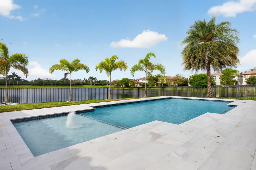 9726 Blue Isle Bay Parkland FL 33076