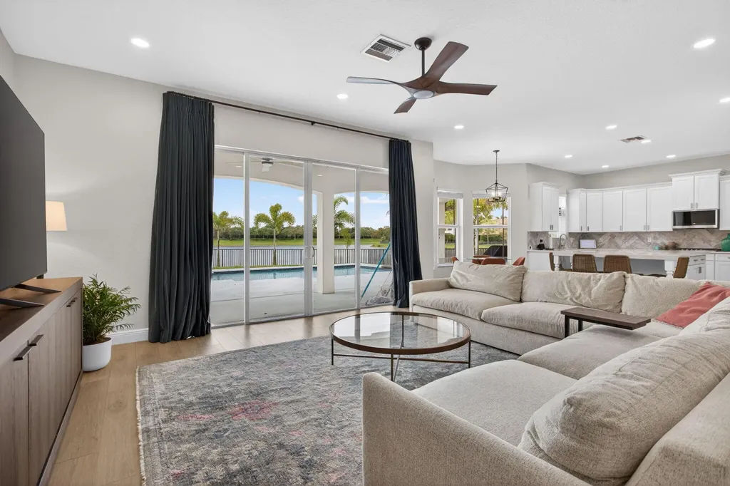 9726 Blue Isle Bay Parkland FL 33076