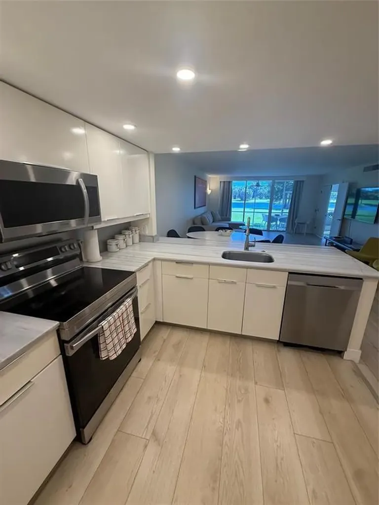 802 Cypress Boulevard Pompano Beach FL 33069