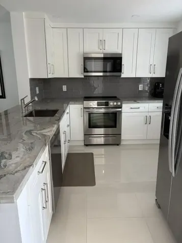 424 SE 10th Street Dania Beach FL 33004