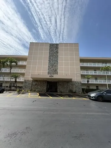 424 SE 10th Street Dania Beach FL 33004