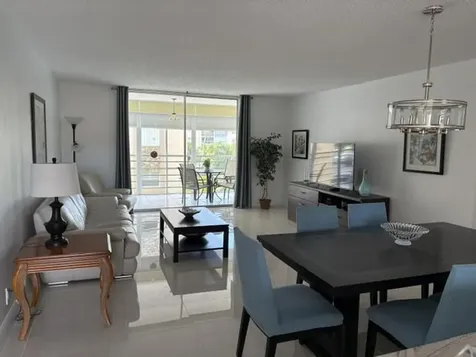 424 SE 10th Street Dania Beach FL 33004