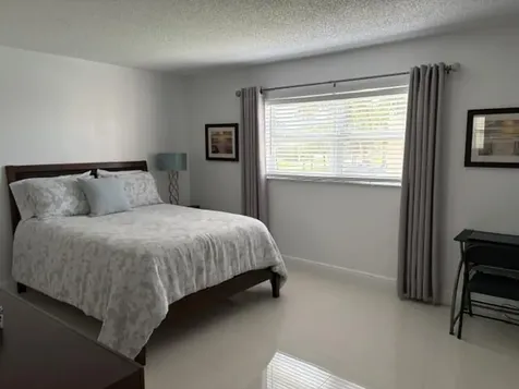 424 SE 10th Street Dania Beach FL 33004