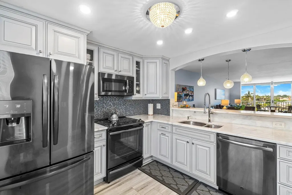 930 Dogwood Drive Delray Beach FL 33483