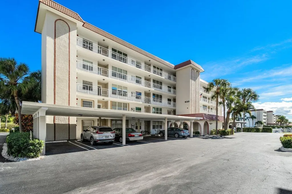 930 Dogwood Drive Delray Beach FL 33483