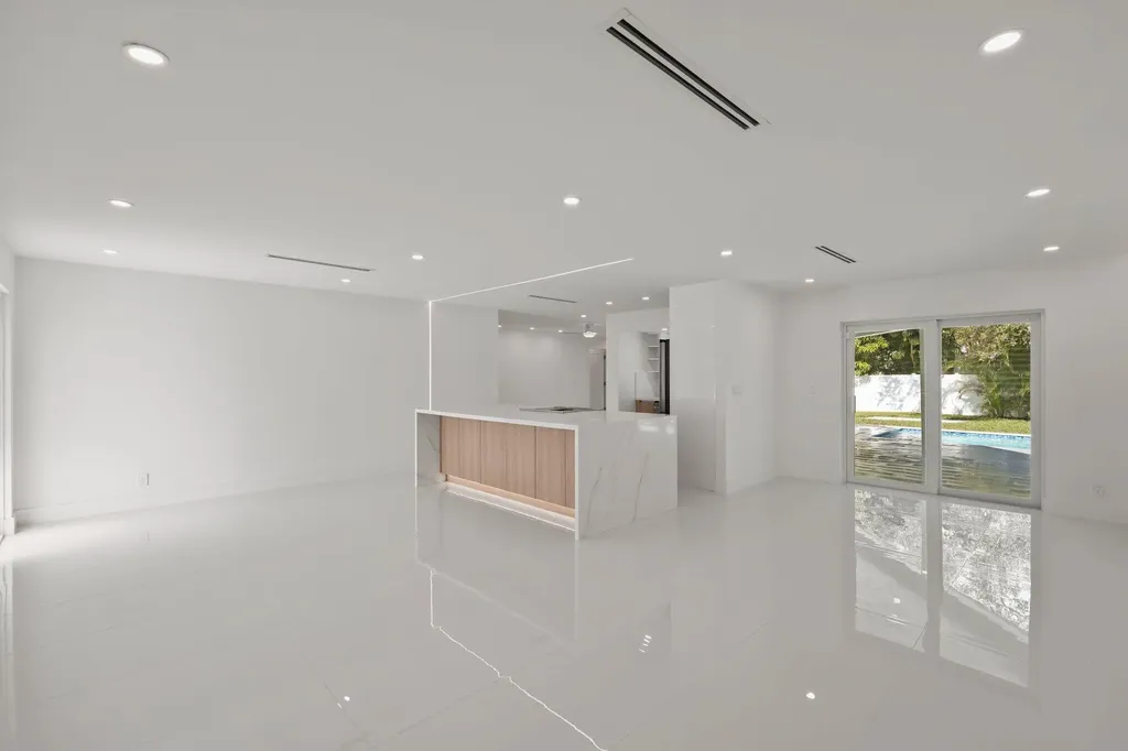 979 NW 8th Street Boca Raton FL 33486