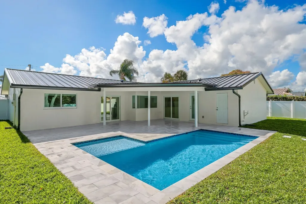 979 NW 8th Street Boca Raton FL 33486