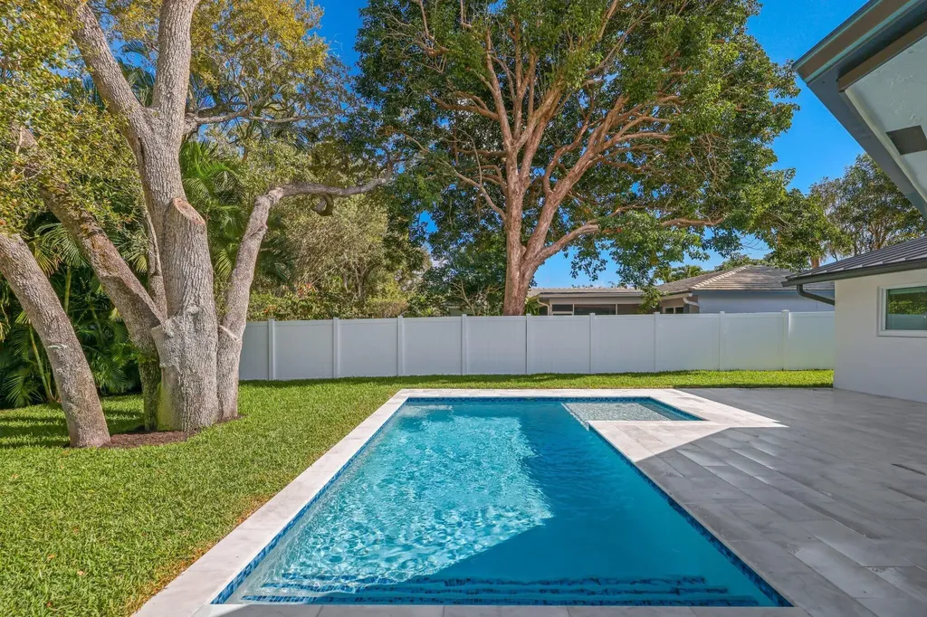 979 NW 8th Street Boca Raton FL 33486