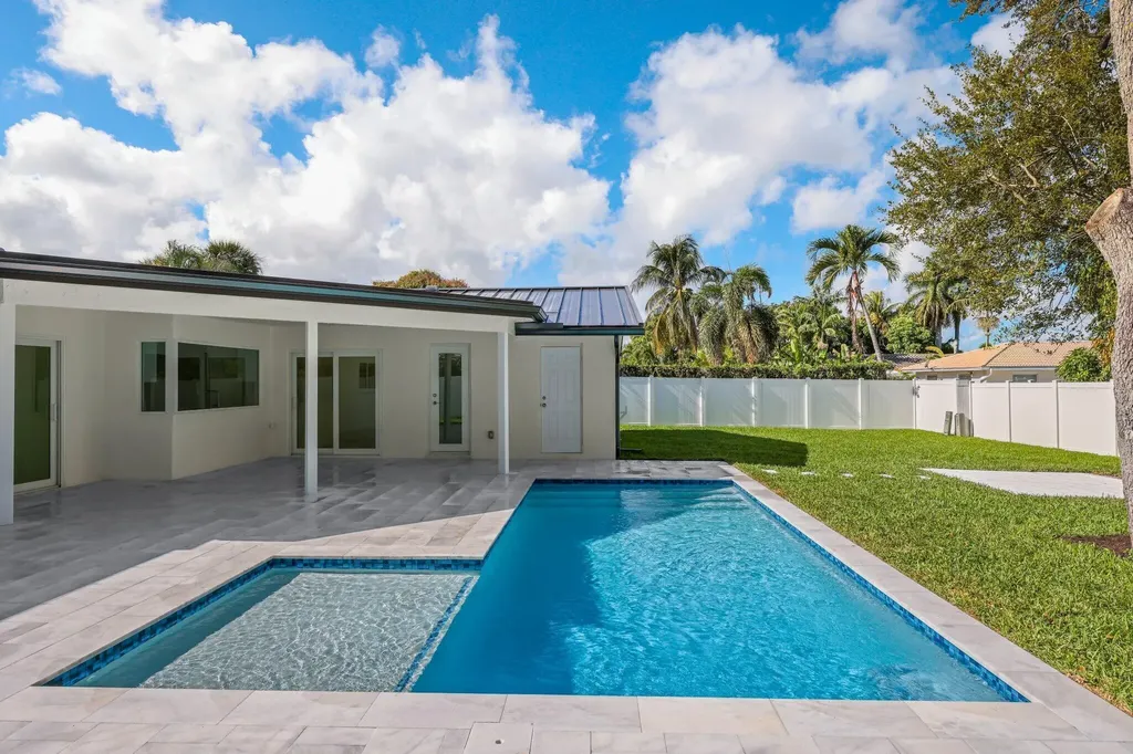 979 NW 8th Street Boca Raton FL 33486