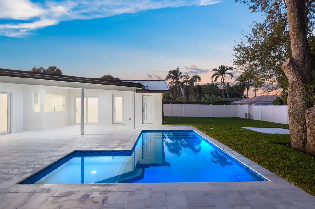 979 NW 8th Street Boca Raton FL 33486