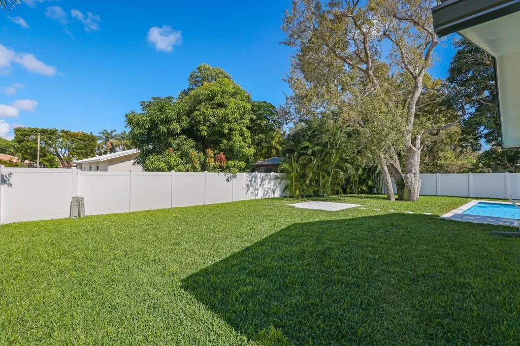 979 NW 8th Street Boca Raton FL 33486