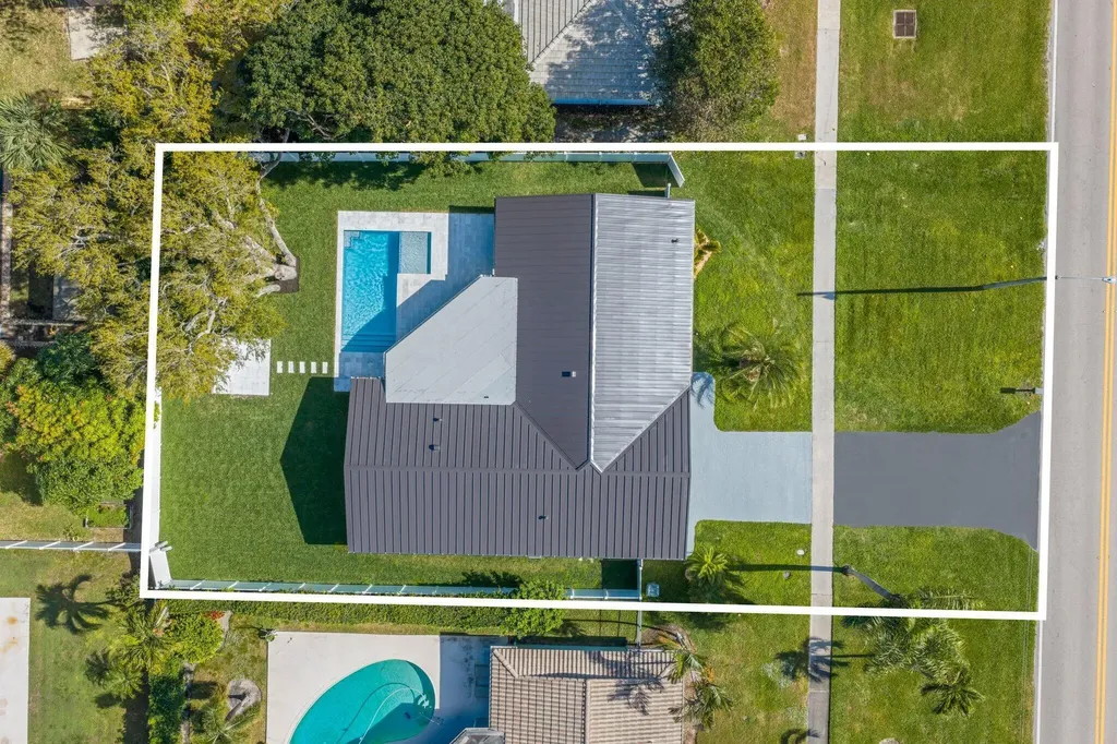 979 NW 8th Street Boca Raton FL 33486