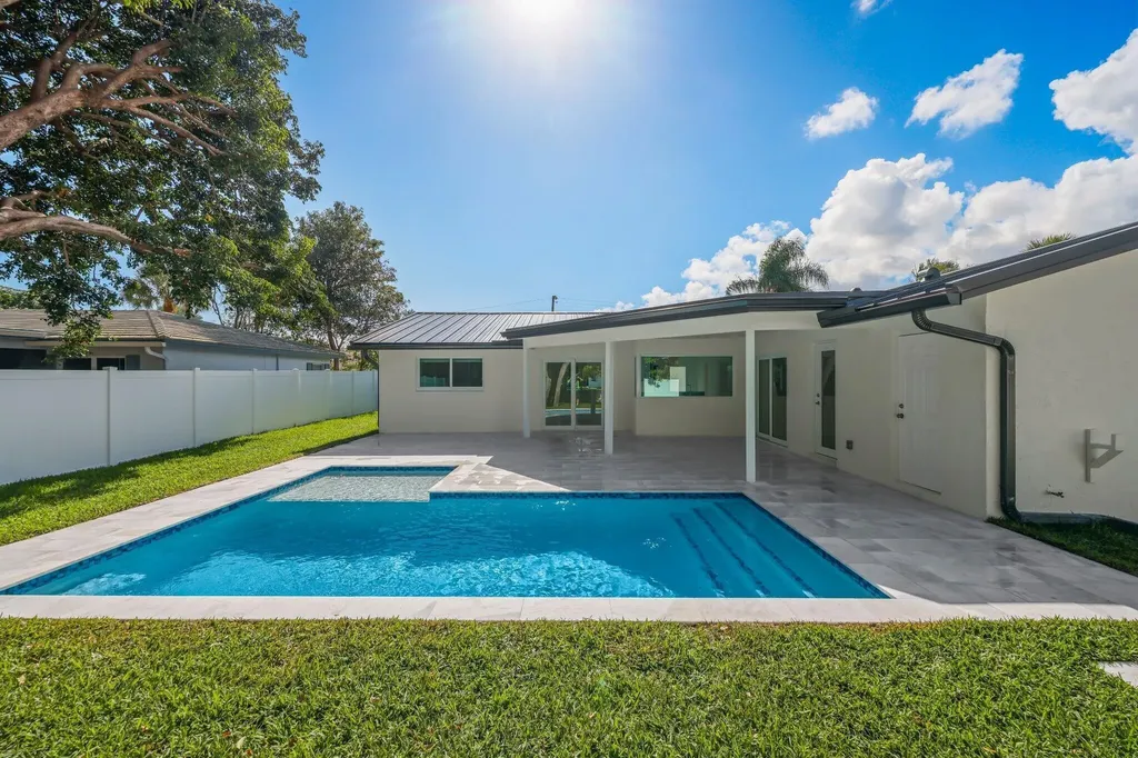 979 NW 8th Street Boca Raton FL 33486