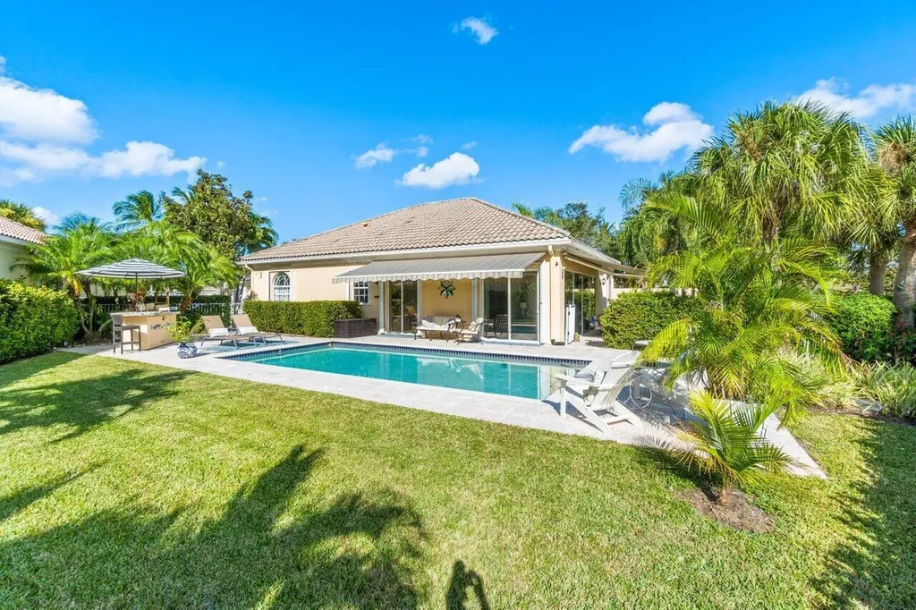 8222 Dominica Place Wellington FL 33414