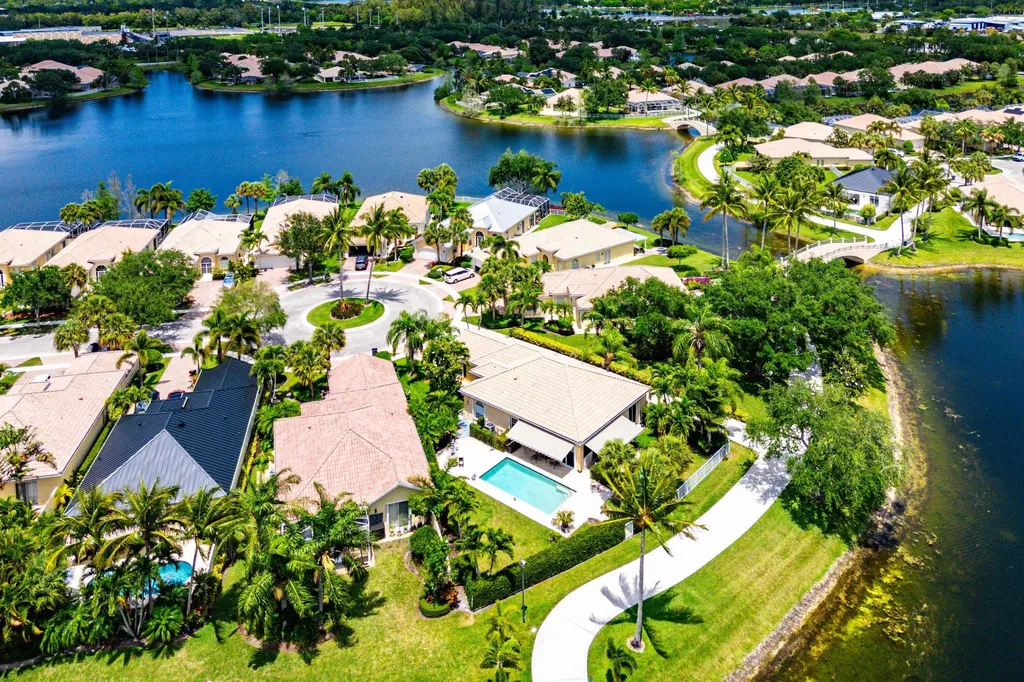 8222 Dominica Place Wellington FL 33414