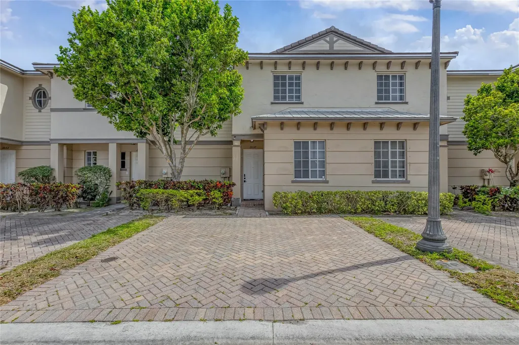 2037 Nassau Drive Riviera Beach FL 33404