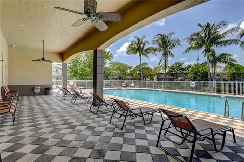 2037 Nassau Drive Riviera Beach FL 33404