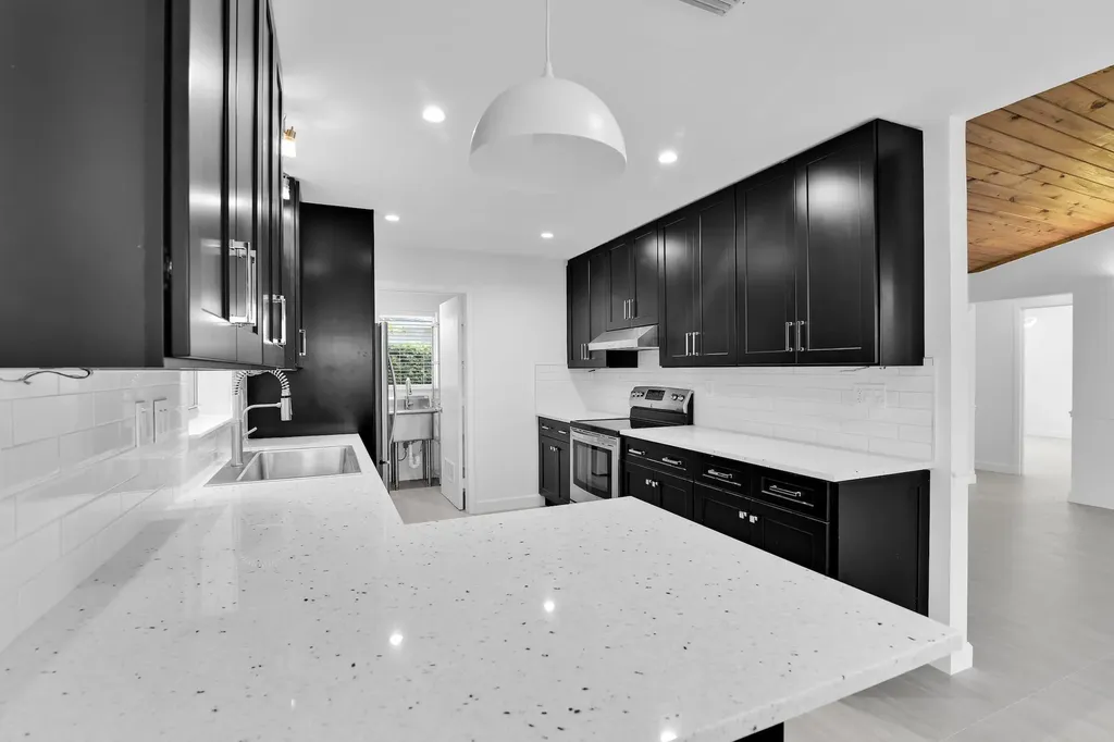 908 NE 8th Avenue Delray Beach FL 33483
