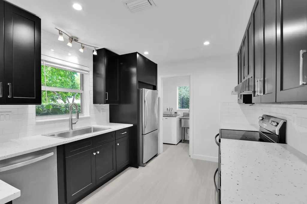 908 NE 8th Avenue Delray Beach FL 33483