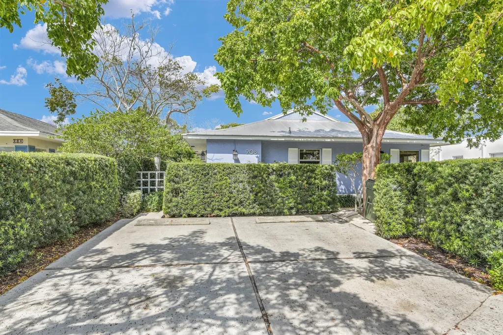 908 NE 8th Avenue Delray Beach FL 33483