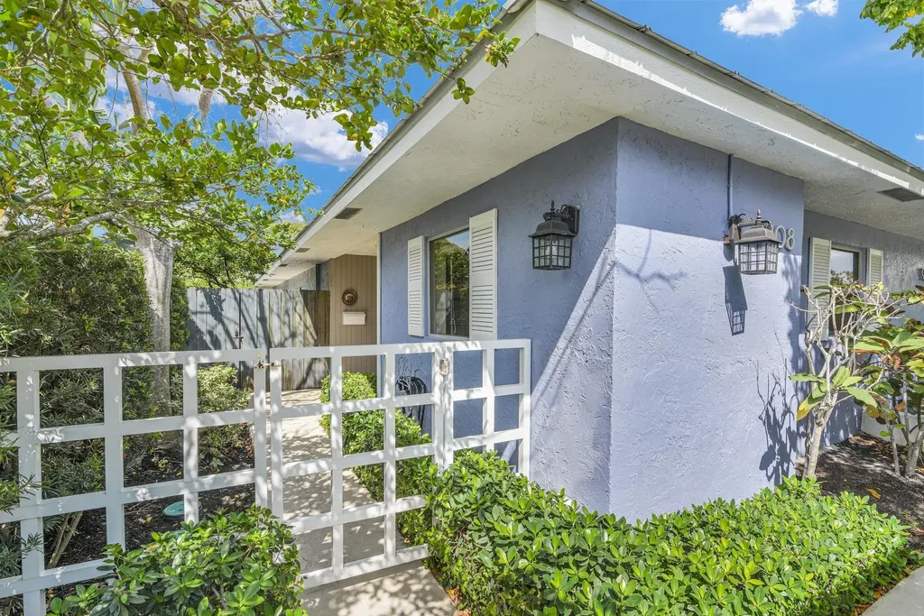 908 NE 8th Avenue Delray Beach FL 33483