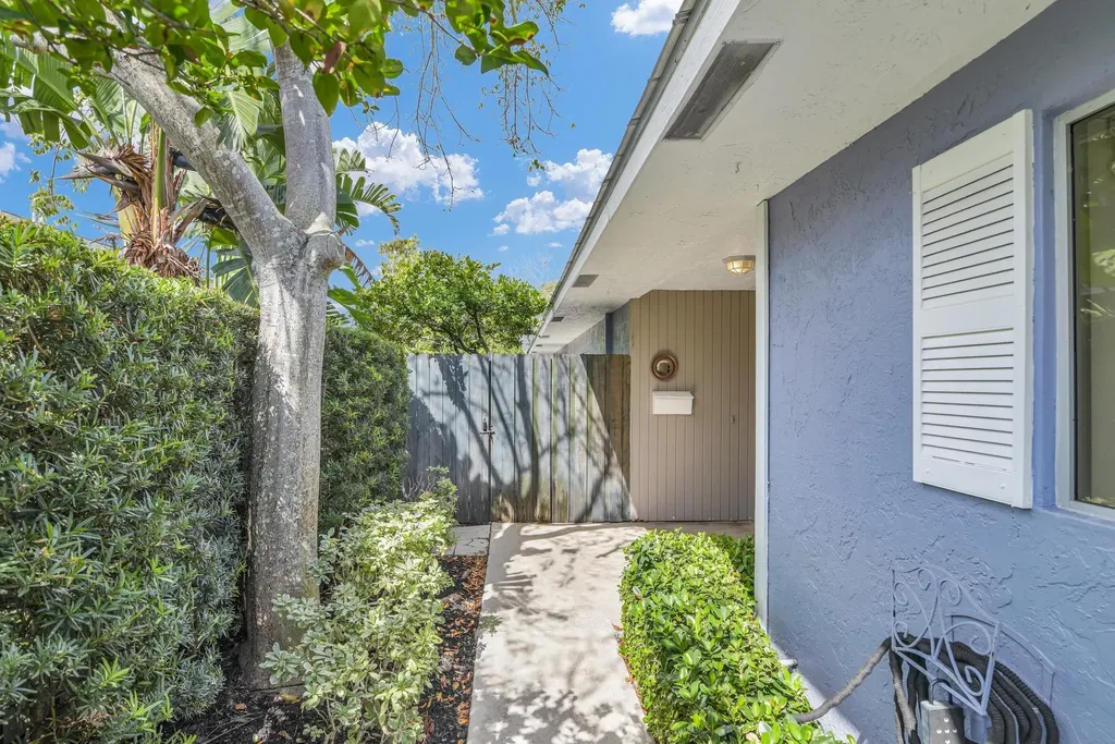 908 NE 8th Avenue Delray Beach FL 33483