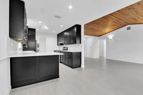 908 NE 8th Avenue Delray Beach FL 33483