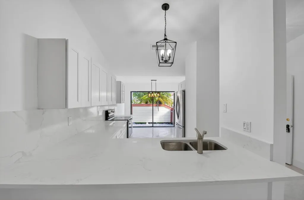 29 Fawlkland Circle Boynton Beach FL 33426