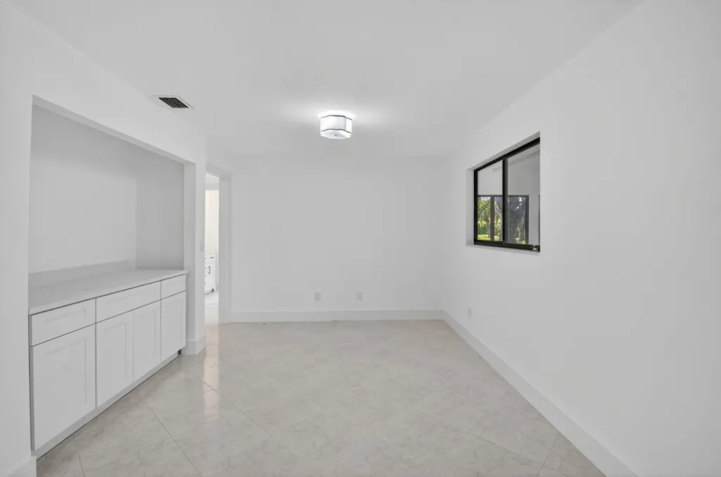 29 Fawlkland Circle Boynton Beach FL 33426