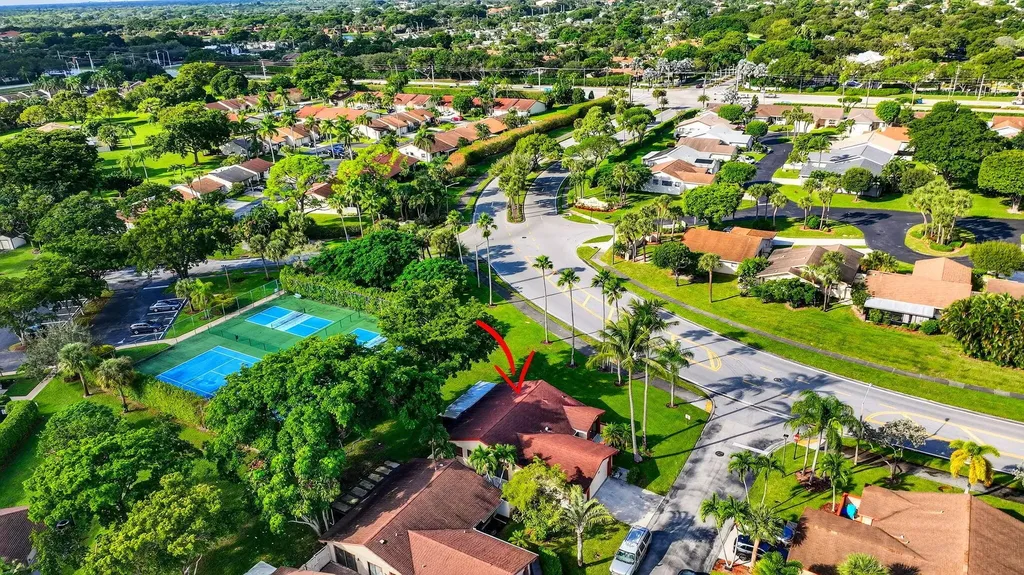 29 Fawlkland Circle Boynton Beach FL 33426