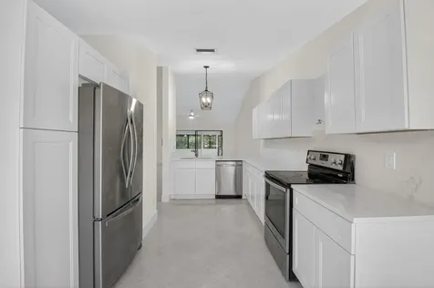 29 Fawlkland Circle Boynton Beach FL 33426
