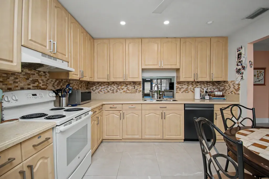 7951 Little Lane Boca Raton FL 33433