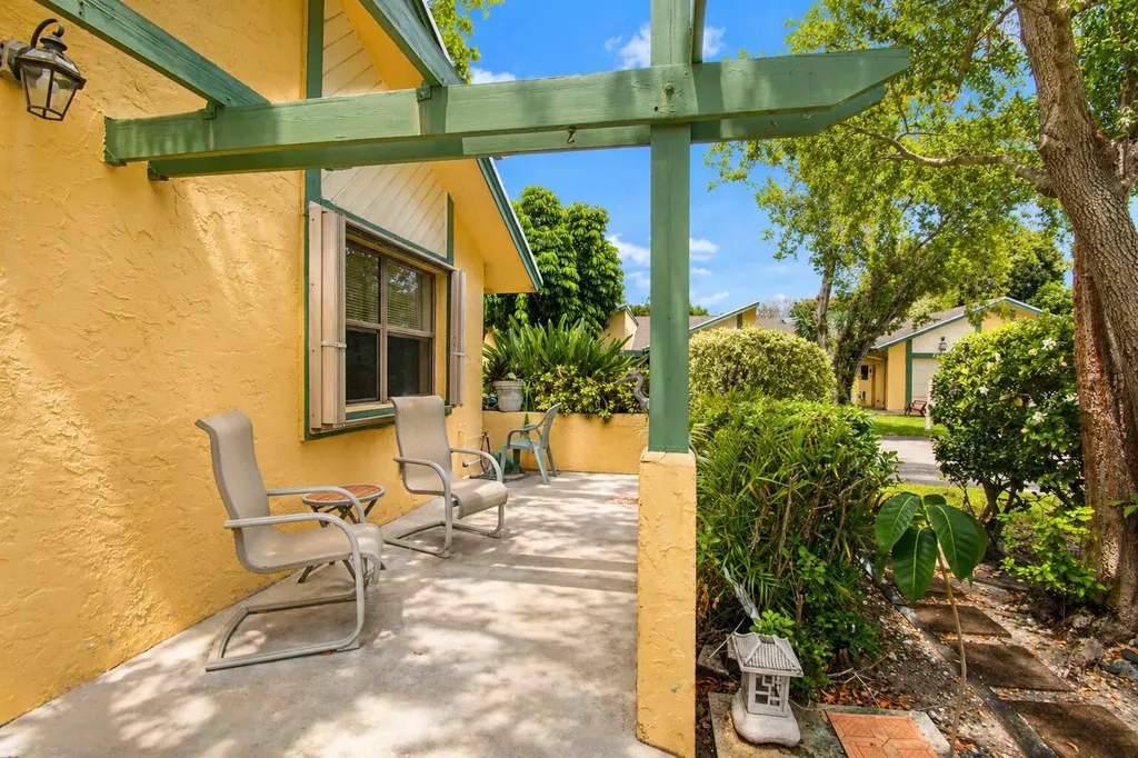 7951 Little Lane Boca Raton FL 33433