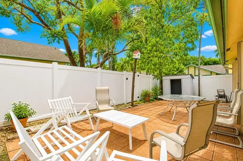 7951 Little Lane Boca Raton FL 33433