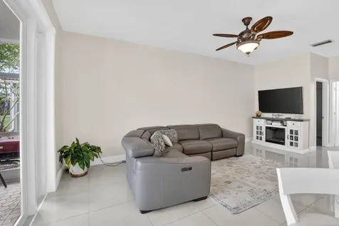 711 Heritage Way Weston FL 33326
