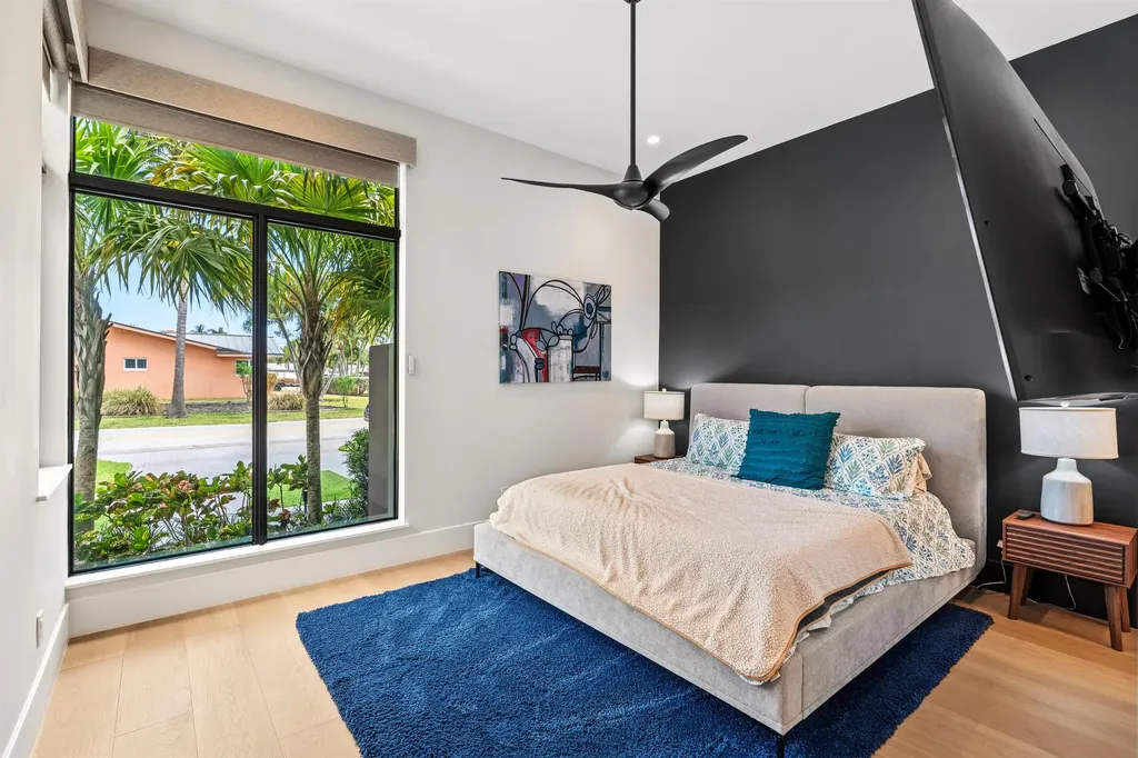 2880 NE 35th Street Lighthouse Point FL 33064