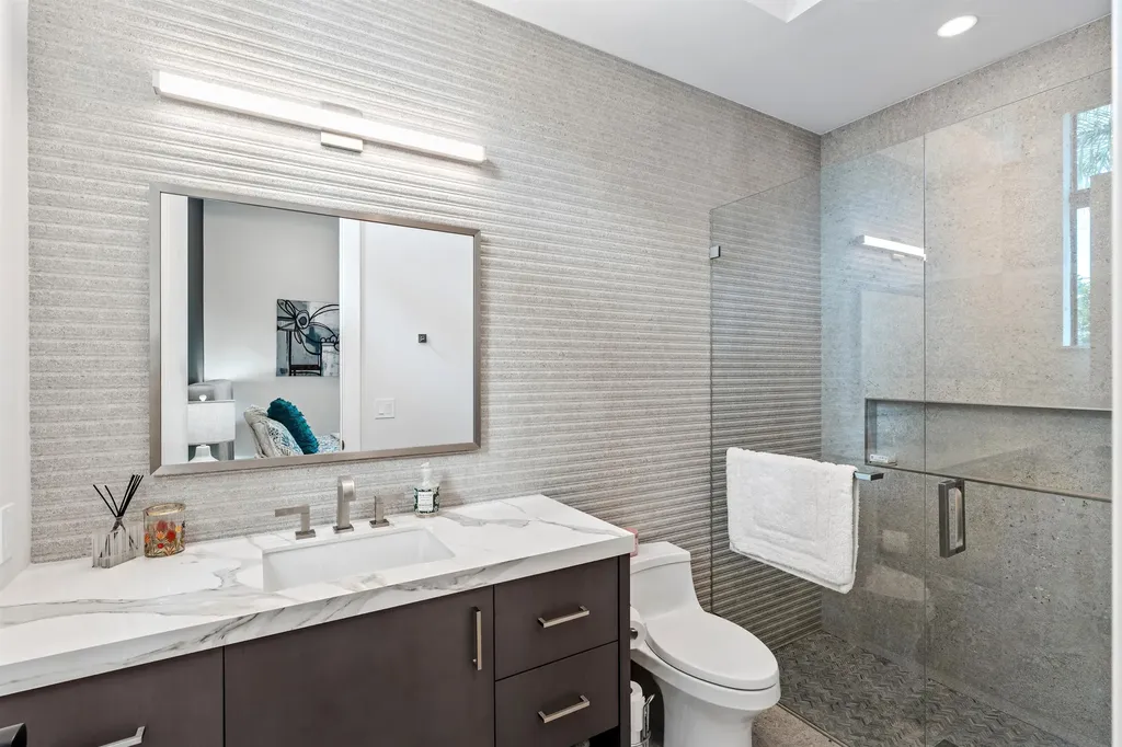 2880 NE 35th Street Lighthouse Point FL 33064