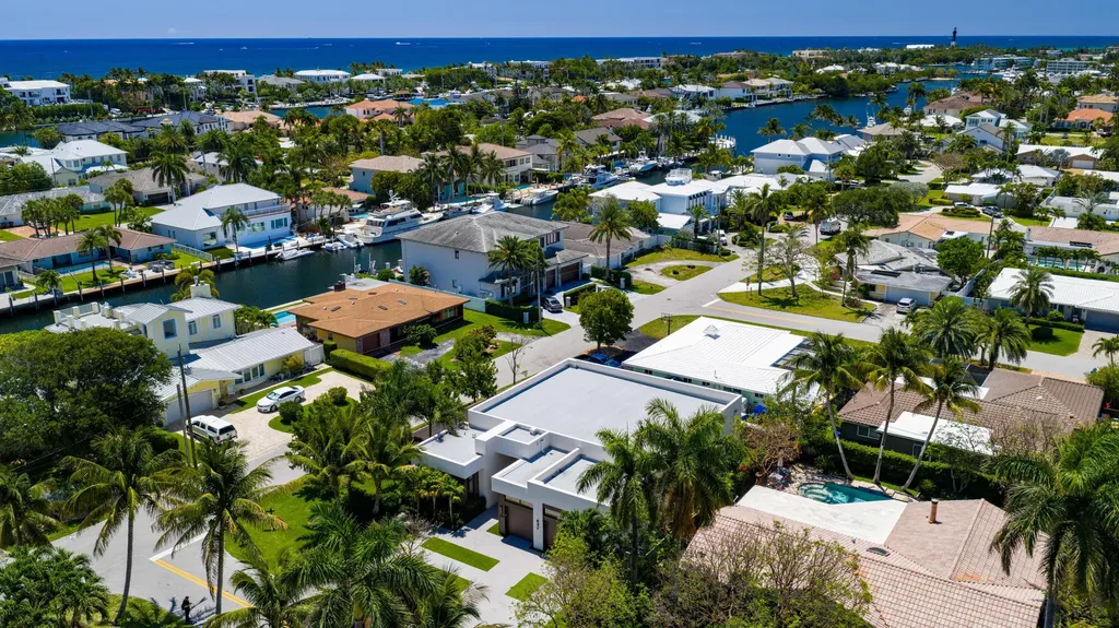 2880 NE 35th Street Lighthouse Point FL 33064