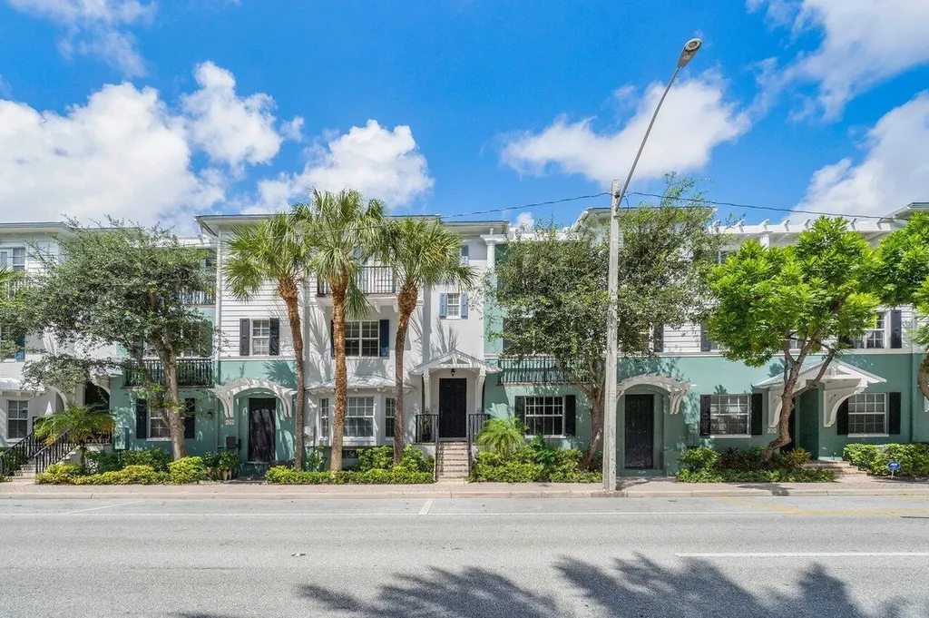 375 E Mallory Circle Delray Beach FL 33483